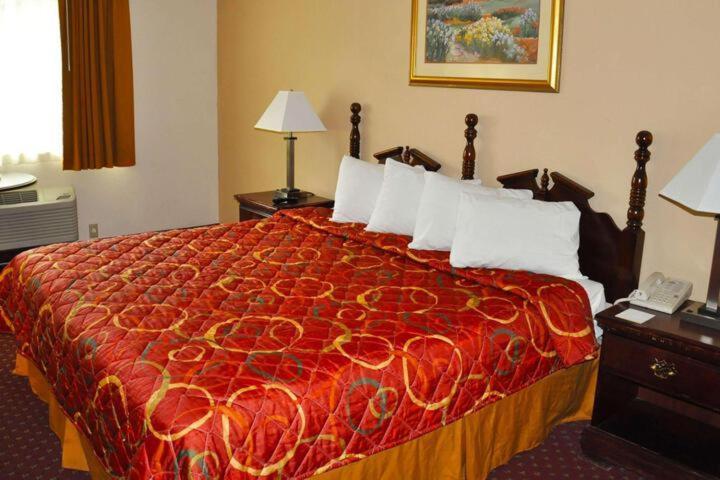סנדוסקי Avalon Inn מראה חיצוני תמונה