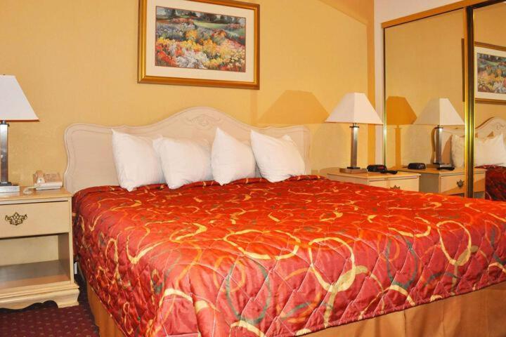 סנדוסקי Avalon Inn מראה חיצוני תמונה